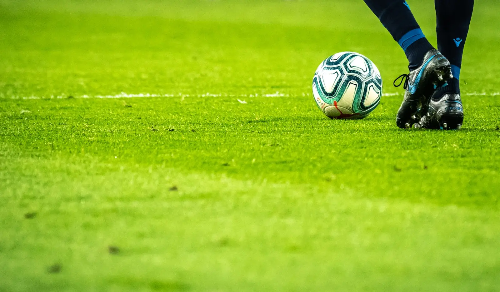 Close control of the ball at a player's feet